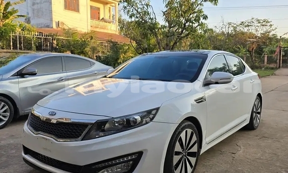 Buy Used Kia K5 White Car in Vientiane in Vientiane Province Buy Used Kia K5 White Car in Vientiane in Vientiane Province