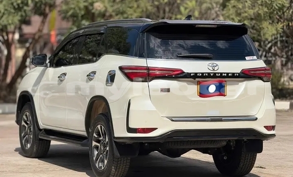 Buy Used Toyota Fortuner White Car in Sainyabuli in Xaignabouli Province Buy Used Toyota Fortuner White Car in Sainyabuli in Xaignabouli Province