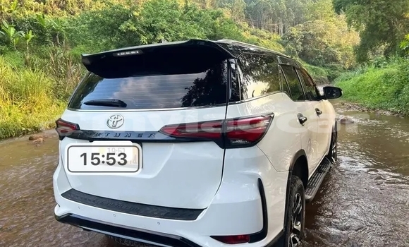 Buy Used Toyota Fortuner White Car in Vientiane in Vientiane Province Buy Used Toyota Fortuner White Car in Vientiane in Vientiane Province