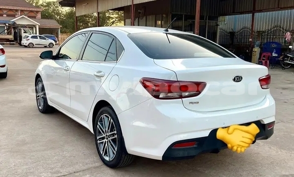 Buy Used Kia Rio White Car in Vientiane in Vientiane Province Buy Used Kia Rio White Car in Vientiane in Vientiane Province