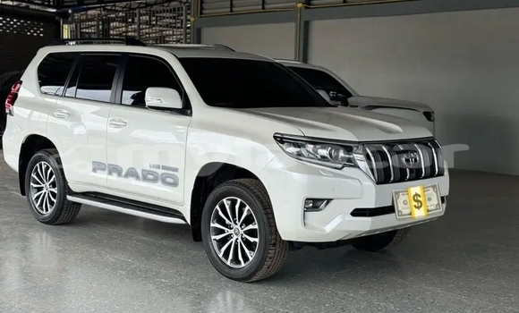 Buy Used Toyota Prado White Car in Vientiane in Vientiane Province Buy Used Toyota Prado White Car in Vientiane in Vientiane Province