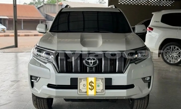 Buy Used Toyota Prado White Car in Vientiane in Vientiane Province Buy Used Toyota Prado White Car in Vientiane in Vientiane Province