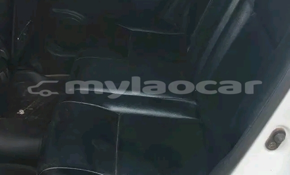 Buy Used Toyota Matrix White Car in Vientiane in Vientiane Province Buy Used Toyota Matrix White Car in Vientiane in Vientiane Province