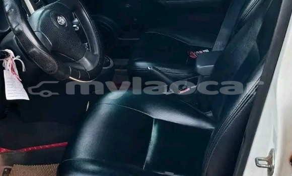 Buy Used Toyota Matrix White Car in Vientiane in Vientiane Province Buy Used Toyota Matrix White Car in Vientiane in Vientiane Province