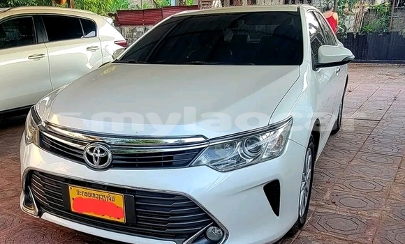 Buy Used Toyota Camry White Car in Vientiane in Vientiane Province Buy Used Toyota Camry White Car in Vientiane in Vientiane Province