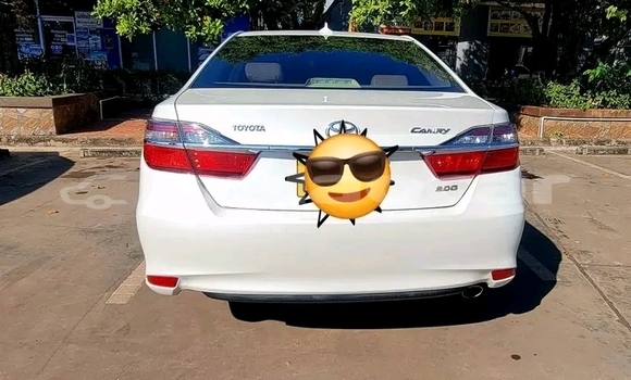 Buy Used Toyota Camry White Car in Vientiane in Vientiane Province Buy Used Toyota Camry White Car in Vientiane in Vientiane Province