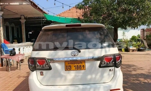 Buy Used Toyota Fortuner White Car in Vientiane in Vientiane Province Buy Used Toyota Fortuner White Car in Vientiane in Vientiane Province