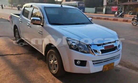 Buy Used Isuzu D–MAX White Car in Vientiane in Vientiane Province Buy Used Isuzu D–MAX White Car in Vientiane in Vientiane Province