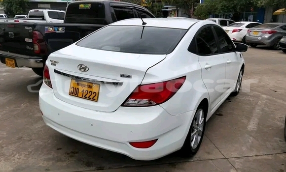 Buy Used Hyundai Accent White Car in Luang Namtha in Luang Namtha Province Buy Used Hyundai Accent White Car in Luang Namtha in Luang Namtha Province
