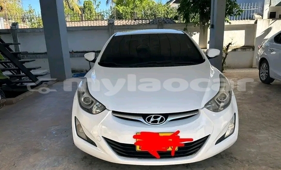 Buy Used Hyundai Elantra White Car in Vientiane in Vientiane Province Buy Used Hyundai Elantra White Car in Vientiane in Vientiane Province
