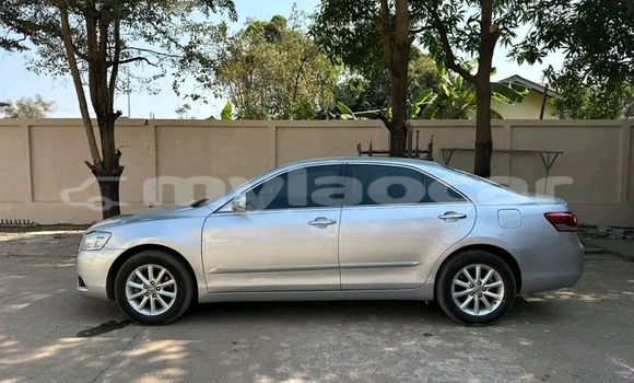 Buy Used Toyota Camry White Car in Vientiane in Vientiane Province Buy Used Toyota Camry White Car in Vientiane in Vientiane Province