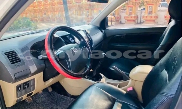 Buy Used Toyota Hiluxe VIGO White Car in Vientiane in Vientiane Province Buy Used Toyota Hiluxe VIGO White Car in Vientiane in Vientiane Province