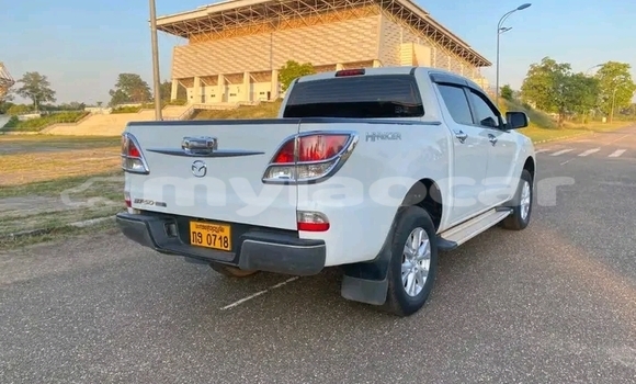 Buy New Toyota Hilux White Car in Luang Namtha in Luang Namtha Province Buy New Toyota Hilux White Car in Luang Namtha in Luang Namtha Province