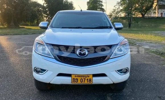 Buy New Toyota Hilux White Car in Luang Namtha in Luang Namtha Province Buy New Toyota Hilux White Car in Luang Namtha in Luang Namtha Province