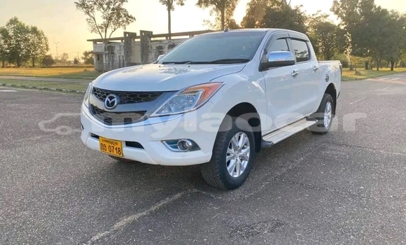 Buy New Toyota Hilux White Car in Luang Namtha in Luang Namtha Province Buy New Toyota Hilux White Car in Luang Namtha in Luang Namtha Province