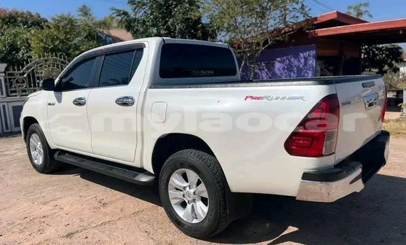 Buy Used Toyota Hiluxe Revo White Car in Vientiane in Vientiane Province Buy Used Toyota Hiluxe Revo White Car in Vientiane in Vientiane Province