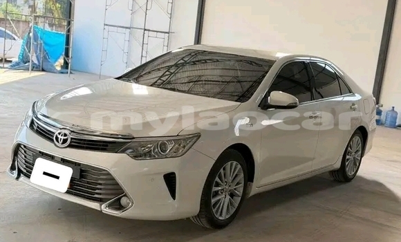 Buy Used Toyota Camry White Car in Vientiane in Vientiane Province Buy Used Toyota Camry White Car in Vientiane in Vientiane Province