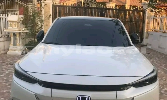 Buy Used Honda Elysion White Car in Vientiane in Vientiane Province Buy Used Honda Elysion White Car in Vientiane in Vientiane Province