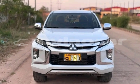 Buy Used Mitsubishi Triton White Car in Vientiane in Vientiane Province Buy Used Mitsubishi Triton White Car in Vientiane in Vientiane Province