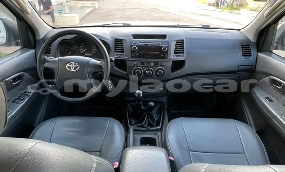 Buy Used Toyota Hiluxe VIGO White Car in Vientiane in Vientiane Province Buy Used Toyota Hiluxe VIGO White Car in Vientiane in Vientiane Province