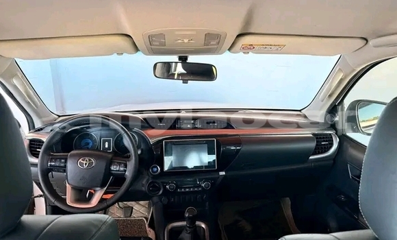 Buy Used Toyota Hiluxe Revo White Car in Vientiane in Vientiane Province Buy Used Toyota Hiluxe Revo White Car in Vientiane in Vientiane Province