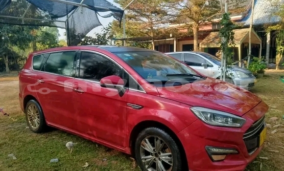 Buy Used BMW 3200 Red Car in Vientiane in Vientiane Province Buy Used BMW 3200 Red Car in Vientiane in Vientiane Province