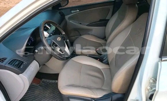 Buy Used Toyota Camry White Car in Thakhek in Khammouan Province