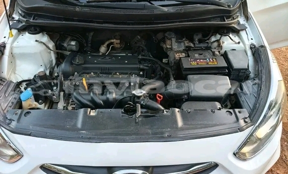 Buy Used Toyota Camry White Car in Thakhek in Khammouan Province Buy Used Toyota Camry White Car in Thakhek in Khammouan Province