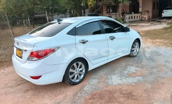 Buy Used Toyota Camry White Car in Thakhek in Khammouan Province Buy Used Toyota Camry White Car in Thakhek in Khammouan Province