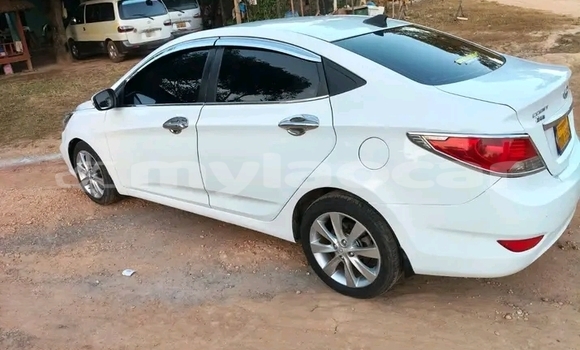 Buy Used Toyota Camry White Car in Thakhek in Khammouan Province Buy Used Toyota Camry White Car in Thakhek in Khammouan Province