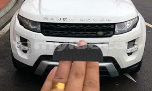 Buy Used Land Rover Range Rover Evoque White Car in Vientiane in Vientiane Province Buy Used Land Rover Range Rover Evoque White Car in Vientiane in Vientiane Province