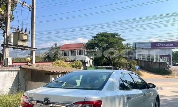 Buy Used Toyota Camry White Car in Vientiane in Vientiane Province Buy Used Toyota Camry White Car in Vientiane in Vientiane Province