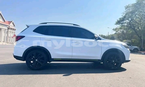 Buy Used MG RX5 White Car in Vientiane in Vientiane Province Buy Used MG RX5 White Car in Vientiane in Vientiane Province