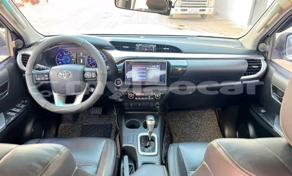 Buy Used Toyota Hiluxe Revo White Car in Vientiane in Vientiane Province