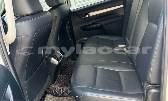 Buy Used Toyota Hiluxe Revo White Car in Vientiane in Vientiane Province Buy Used Toyota Hiluxe Revo White Car in Vientiane in Vientiane Province