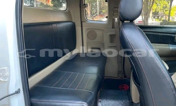 Buy Used Toyota Hilux White Car in Vientiane in Vientiane Province