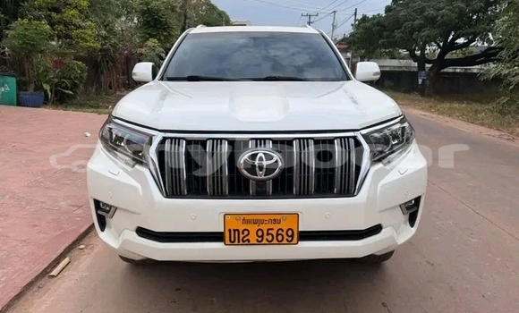 Buy Used Toyota Prado White Car in Thakhek in Khammouan Province Buy Used Toyota Prado White Car in Thakhek in Khammouan Province