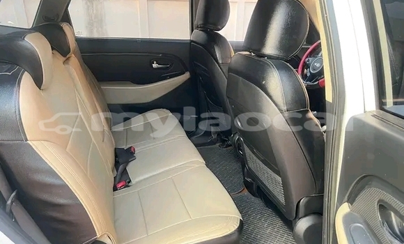 Buy Used Kia Cerato White Car in Vientiane in Vientiane Province