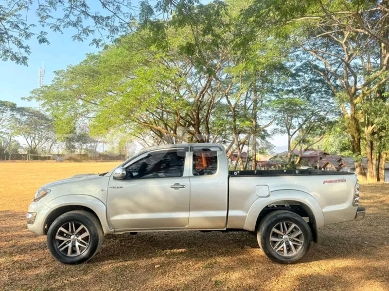Big with watermark toyota hilux xekong province sekong 7073