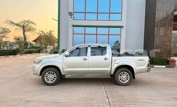 Buy Used Toyota Hiluxe Revo Other Car in Phonsavan in Xiangkhouang Province