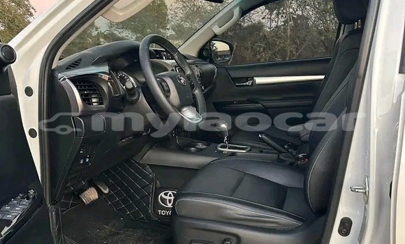 Buy Used Toyota Hiluxe Revo White Car in Champasak in Champasak Province