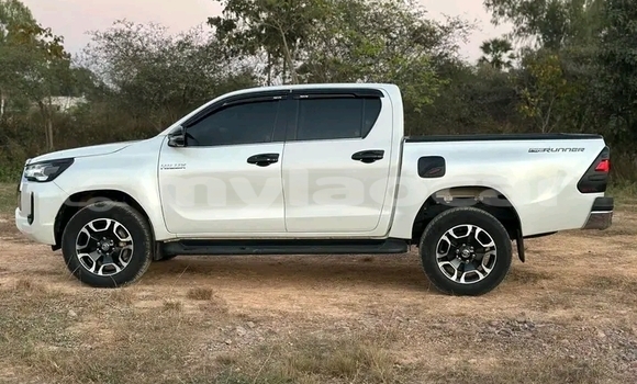 Buy Used Toyota Hiluxe Revo White Car in Champasak in Champasak Province Buy Used Toyota Hiluxe Revo White Car in Champasak in Champasak Province