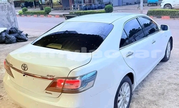 Buy Used Toyota Camry White Car in Huayxay in Bokeo Province Buy Used Toyota Camry White Car in Huayxay in Bokeo Province