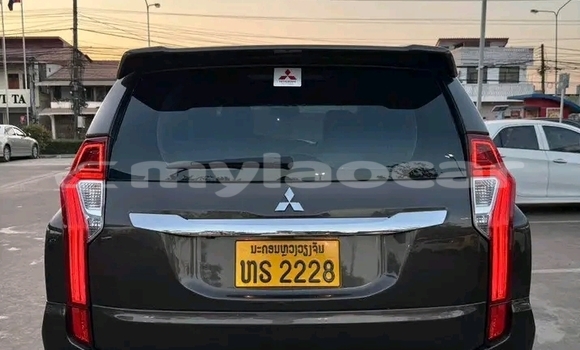 Buy Used Mitsubishi Pajero Black Car in Vientiane in Vientiane Province Buy Used Mitsubishi Pajero Black Car in Vientiane in Vientiane Province