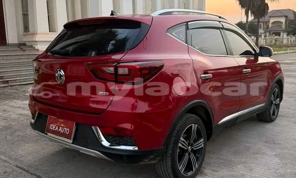 Buy Used MG ZT Red Car in Vientiane in Vientiane Province Buy Used MG ZT Red Car in Vientiane in Vientiane Province