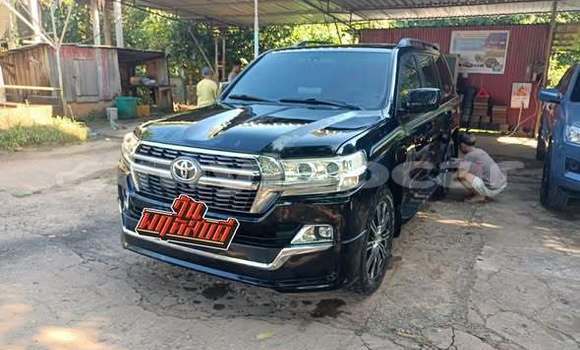 Buy Used Toyota Land Cruiser Prado Other Car in Vientiane in Vientiane Province Buy Used Toyota Land Cruiser Prado Other Car in Vientiane in Vientiane Province
