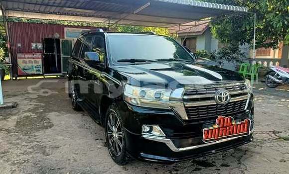 Buy Used Toyota Land Cruiser Prado Other Car in Vientiane in Vientiane Province Buy Used Toyota Land Cruiser Prado Other Car in Vientiane in Vientiane Province