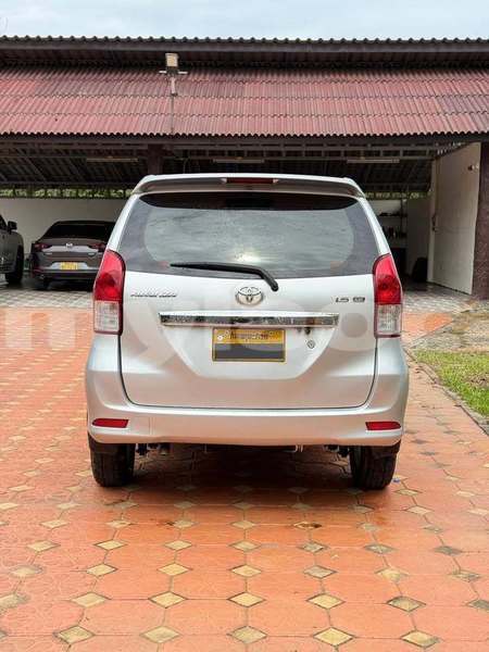 Big with watermark toyota avanza vientiane province vientiane 7110