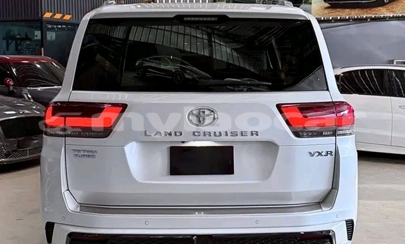 Buy Used Toyota Land Cruiser White Car in Luang Namtha in Luang Namtha Province Buy Used Toyota Land Cruiser White Car in Luang Namtha in Luang Namtha Province
