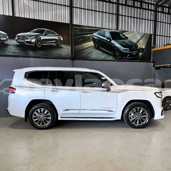 Big with watermark toyota land cruiser luang namtha province luang namtha 7117